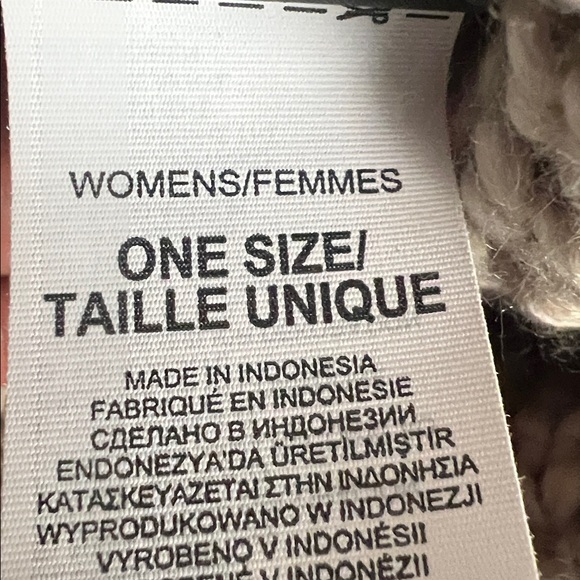 The North Face Tan Knit Pom-Pom Hat - Picture 4 of 4